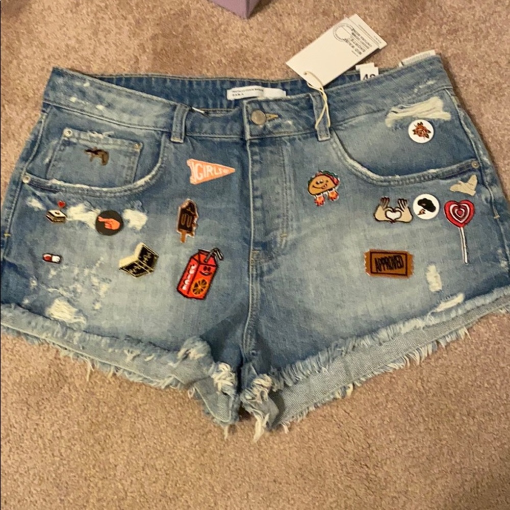Zara Appliqué cut offs